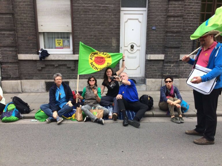 90km Menschkette gegen die Kernkraftwerke im belgischen Tihange und Doel! Wir waren dabei!